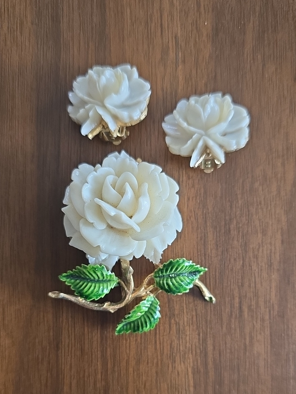 Vintage White Flower Brooch and Clip-On Earrings Set